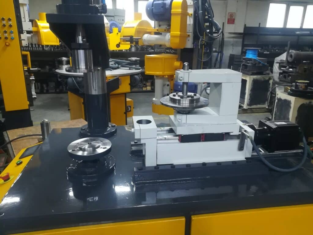 Etek Kesme Form Verme Makinesi Çalışma Şekli